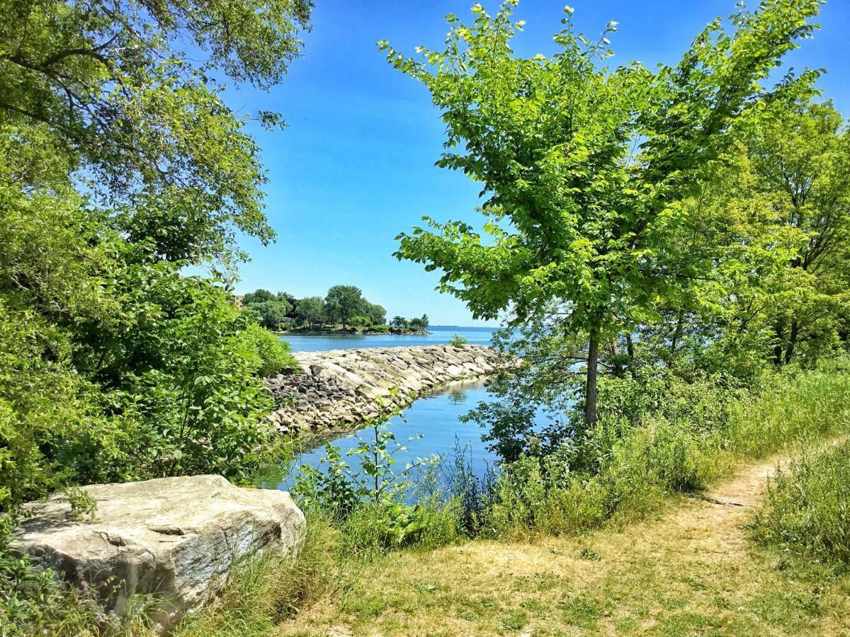 The Westlake Toronto Bagian luar foto